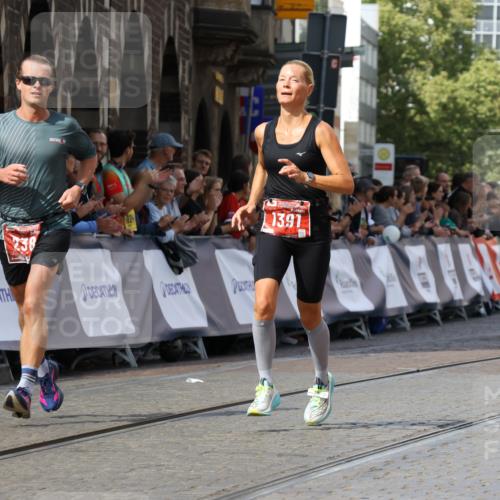 13.09.2026 - 21. swb-Marathon Bremen Strokosch-Dieckow http://msf.ph/oto/10299606 13.09.2026 12:47:01 Ziel 238, 574, 841, 1391, 649, 7741 meine-sportfotos.de
