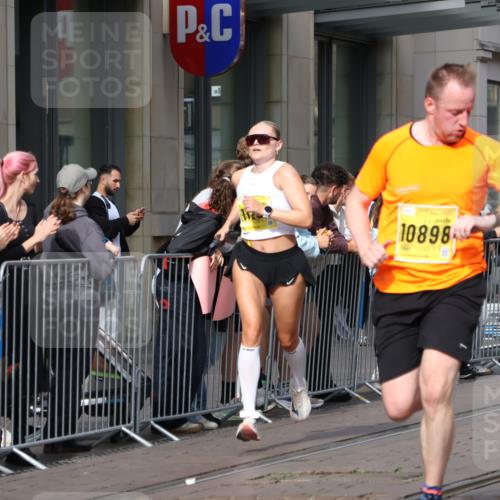 13.09.2026 - 21. swb-Marathon Bremen Strokosch-Dieckow http://msf.ph/oto/10299609 13.09.2026 10:47:19 Ziel 10172, 10189, 10210, 10223, 10270, 10310, 10393, 10592, 10594, 10807, 10860, 10873, 11018, 11130, 11469, 11634, 11646, 11809, 11894, 12077, 12296, 12318, 12547, 12558, 13521, 10319, 10744, 10898, 11060, 11187, 11269, 11344, 11462, 11608, 11650, 11651, 11814, 12048, 12195, 12298, 12415, 12470, 13528, 13545, 13589, 13613 meine-sportfotos.de