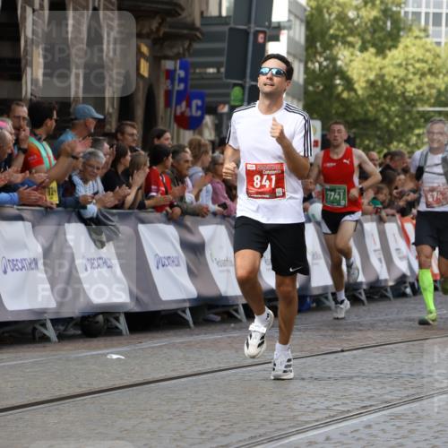 13.09.2026 - 21. swb-Marathon Bremen Strokosch-Dieckow http://msf.ph/oto/10299623 13.09.2026 12:47:04 Ziel 238, 574, 841, 1391, 7741 meine-sportfotos.de