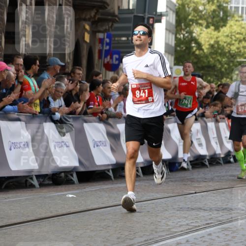 13.09.2026 - 21. swb-Marathon Bremen Strokosch-Dieckow http://msf.ph/oto/10299634 13.09.2026 12:47:04 Ziel 238, 574, 841, 1391, 7741 meine-sportfotos.de
