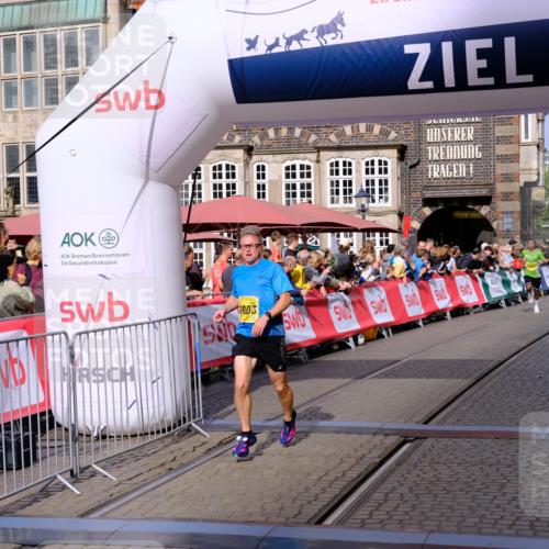 13.09.2026 - 21. swb-Marathon Bremen Tim E. http://msf.ph/oto/10299672 13.09.2026 10:39:21 Ziel 10782, 11338, 11454, 12003 meine-sportfotos.de