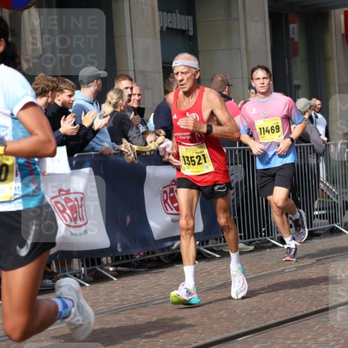 13.09.2026 - 21. swb-Marathon Bremen Strokosch-Dieckow http://msf.ph/oto/10299733 13.09.2026 10:47:24 Ziel 10172, 10210, 10223, 10270, 10393, 10592, 10594, 10807, 10860, 10873, 11018, 11130, 11360, 11469, 11634, 11646, 11809, 11894, 12077, 12296, 12318, 12547, 12558, 13521, 10189, 10310, 10319, 10744, 10807, 10898, 11187, 11269, 11462, 11650, 11651, 11814, 12048, 12195, 12298, 12415, 12470, 13528, 13545, 13589, 13613 meine-sportfotos.de