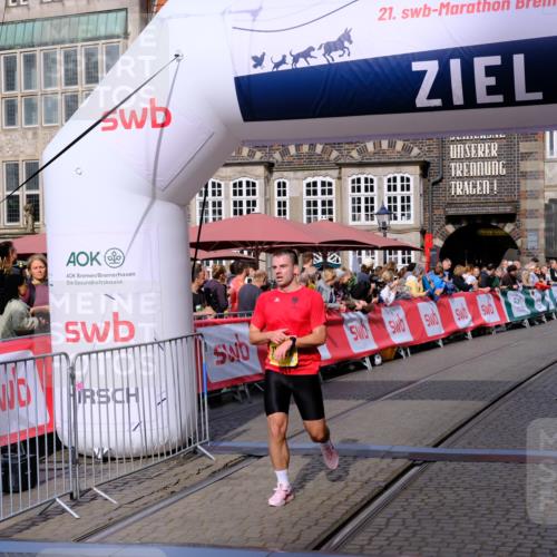 13.09.2026 - 21. swb-Marathon Bremen Tim E. http://msf.ph/oto/10299737 13.09.2026 10:39:32 Ziel 11227, 11454, 12003, 13556, 13641 meine-sportfotos.de