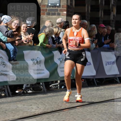 13.09.2026 - 21. swb-Marathon Bremen Strokosch-Dieckow http://msf.ph/oto/10299836 13.09.2026 12:48:07 Ziel 875, 991, 1161, 1783 meine-sportfotos.de