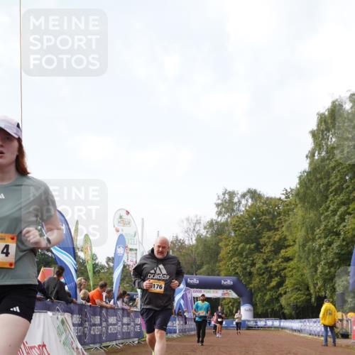 13.09.2026 - Airport Race Dennis Weichert http://msf.ph/oto/10299851 13.09.2026 10:37:44 Ziel 5176, 5214, 5303, 5387 meine-sportfotos.de