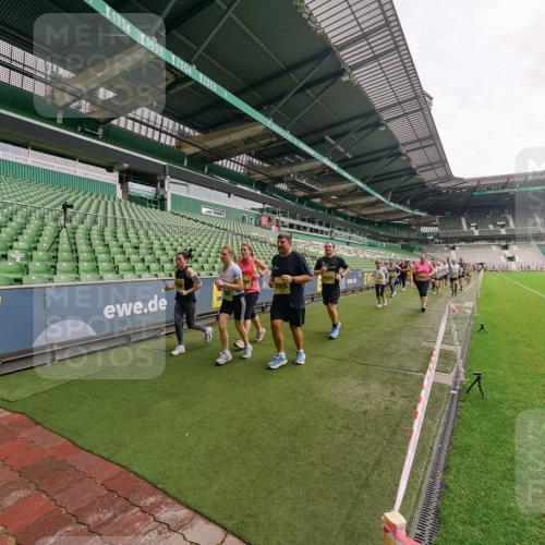 13.09.2026 - 21. swb-Marathon Bremen Michael Burmester http://msf.ph/oto/10299877 13.09.2026 10:37:53 Laufen im Stadion 10090, 10091, 10092, 10150, 10153, 10154, 10168, 10186, 10188, 10190, 10198, 10205, 10237, 10257, 10259, 10260, 10273, 10274, 10283, 10296, 10305, 10315, 10323, 10327, 10331, 10332, 10370, 10375, 10376, 10390, 10429, 10432, 10444, 10465, 10488, 10497, 10500, 10516, 10526, 10598, 10613, 10633, 10645, 10647, 10648, 10654, 10659, 10661, 10663, 10674, 10681, 10682, 10695, 10697, 10802, 10823 meine-sportfotos.de