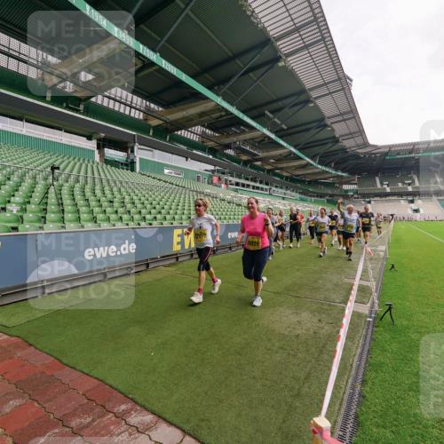 13.09.2026 - 21. swb-Marathon Bremen Michael Burmester http://msf.ph/oto/10299889 13.09.2026 10:37:56 Laufen im Stadion 10090, 10091, 10092, 10150, 10153, 10154, 10168, 10186, 10188, 10190, 10198, 10205, 10237, 10257, 10259, 10260, 10273, 10274, 10283, 10296, 10305, 10315, 10323, 10327, 10331, 10332, 10370, 10375, 10376, 10390, 10429, 10432, 10444, 10465, 10488, 10497, 10500, 10516, 10526, 10598, 10613, 10633, 10645, 10647, 10648, 10654, 10659, 10661, 10663, 10674, 10681, 10682, 10695, 10697, 10802, 10823 meine-sportfotos.de