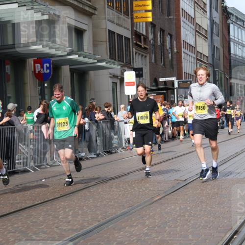 13.09.2026 - 21. swb-Marathon Bremen Strokosch-Dieckow http://msf.ph/oto/10299891 13.09.2026 10:47:30 Ziel 10172, 10210, 10393, 10592, 10594, 10860, 11018, 11130, 11360, 11634, 11735, 11809, 11894, 12077, 12278, 12487, 12547, 12558, 10189, 10223, 10270, 10310, 10319, 10807, 10873, 10898, 11187, 11269, 11462, 11469, 11646, 11650, 11651, 11814, 12048, 12195, 12296, 12298, 12318, 13521, 13528, 13545, 13589 meine-sportfotos.de