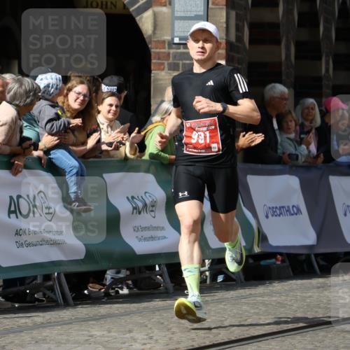 13.09.2026 - 21. swb-Marathon Bremen Strokosch-Dieckow http://msf.ph/oto/10299905 13.09.2026 12:48:09 Ziel 875, 991, 1161, 1783 meine-sportfotos.de