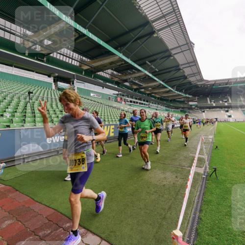 13.09.2026 - 21. swb-Marathon Bremen Michael Burmester http://msf.ph/oto/10299917 13.09.2026 10:38:04 Laufen im Stadion 10090, 10091, 10092, 10150, 10153, 10154, 10168, 10186, 10188, 10190, 10198, 10205, 10237, 10257, 10259, 10260, 10273, 10274, 10283, 10296, 10305, 10315, 10323, 10327, 10331, 10332, 10370, 10375, 10376, 10432, 10444, 10465, 10488, 10497, 10500, 10516, 10526, 10598, 10613, 10633, 10645, 10647, 10648, 10654, 10659, 10661, 10663, 10674, 10681, 10682, 10695, 10697, 10802, 10823 meine-sportfotos.de