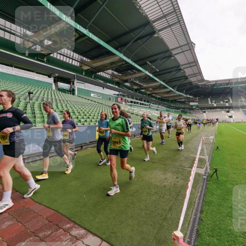 13.09.2026 - 21. swb-Marathon Bremen Michael Burmester http://msf.ph/oto/10299921 13.09.2026 10:38:04 Laufen im Stadion 10090, 10091, 10092, 10150, 10153, 10154, 10168, 10186, 10188, 10190, 10198, 10205, 10237, 10257, 10259, 10260, 10273, 10274, 10283, 10296, 10305, 10315, 10323, 10327, 10331, 10332, 10370, 10375, 10376, 10432, 10444, 10465, 10488, 10497, 10500, 10516, 10526, 10598, 10613, 10633, 10645, 10647, 10648, 10654, 10659, 10661, 10663, 10674, 10681, 10682, 10695, 10697, 10802, 10823 meine-sportfotos.de