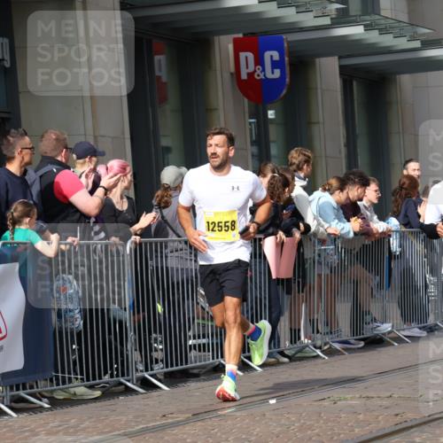 13.09.2026 - 21. swb-Marathon Bremen Strokosch-Dieckow http://msf.ph/oto/10299953 13.09.2026 10:47:38 Ziel 10142, 10172, 10329, 10393, 10592, 11018, 11193, 11360, 11634, 11735, 11894, 12278, 12354, 12487, 12558, 13620, 10189, 10210, 10223, 10270, 10310, 10319, 10594, 10807, 10860, 10873, 10898, 11130, 11187, 11269, 11469, 11646, 11809, 11894, 12048, 12077, 12195, 12296, 12318, 12547, 13521, 13528, 13545 meine-sportfotos.de