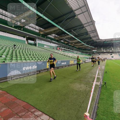 13.09.2026 - 21. swb-Marathon Bremen Michael Burmester http://msf.ph/oto/10299959 13.09.2026 10:38:14 Laufen im Stadion 10090, 10091, 10092, 10150, 10168, 10186, 10188, 10190, 10205, 10237, 10238, 10259, 10260, 10273, 10274, 10283, 10305, 10315, 10323, 10327, 10331, 10332, 10360, 10370, 10375, 10376, 10432, 10444, 10457, 10465, 10469, 10488, 10497, 10500, 10516, 10526, 10595, 10598, 10613, 10630, 10645, 10647, 10648, 10654, 10659, 10661, 10663, 10674, 10681, 10682, 10695, 10697, 10802, 10823 meine-sportfotos.de