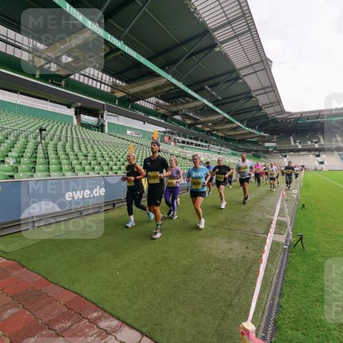 13.09.2026 - 21. swb-Marathon Bremen Michael Burmester http://msf.ph/oto/10299983 13.09.2026 10:38:23 Laufen im Stadion 10090, 10091, 10139, 10150, 10168, 10186, 10188, 10190, 10204, 10205, 10238, 10259, 10260, 10273, 10274, 10283, 10305, 10315, 10323, 10327, 10360, 10363, 10364, 10370, 10375, 10376, 10404, 10432, 10444, 10457, 10465, 10469, 10488, 10516, 10526, 10595, 10598, 10630, 10645, 10654, 10659, 10661, 10663, 10674, 10681, 10682, 10686, 10695, 10697, 10802, 10823 meine-sportfotos.de