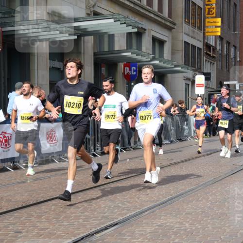 13.09.2026 - 21. swb-Marathon Bremen Strokosch-Dieckow http://msf.ph/oto/10300002 13.09.2026 10:47:39 Ziel 10142, 10172, 10329, 10393, 10592, 11018, 11058, 11193, 11360, 11634, 11735, 12278, 12354, 12487, 12558, 13620, 10189, 10210, 10223, 10270, 10310, 10393, 10594, 10807, 10860, 10873, 10898, 11130, 11269, 11469, 11646, 11809, 11894, 12077, 12195, 12296, 12318, 12547, 13521, 13528, 13545 meine-sportfotos.de