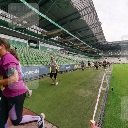 13.09.2026 - 21. swb-Marathon Bremen Michael Burmester http://msf.ph/oto/10300050 13.09.2026 10:38:35 Laufen im Stadion 10090, 10091, 10135, 10139, 10150, 10168, 10188, 10190, 10204, 10205, 10229, 10238, 10259, 10260, 10273, 10274, 10283, 10305, 10315, 10323, 10360, 10363, 10364, 10370, 10375, 10376, 10378, 10404, 10432, 10444, 10457, 10465, 10469, 10488, 10505, 10510, 10511, 10516, 10526, 10595, 10598, 10609, 10619, 10630, 10645, 10654, 10661, 10662, 10663, 10664, 10674, 10681, 10682, 10686, 10695, 10697, 10802, 10823 meine-sportfotos.de