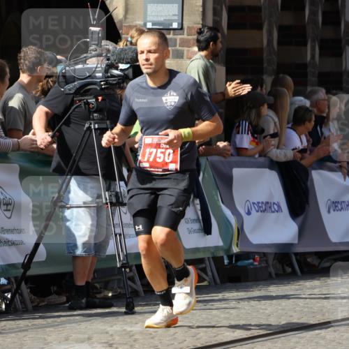 13.09.2026 - 21. swb-Marathon Bremen Strokosch-Dieckow http://msf.ph/oto/10300055 13.09.2026 13:20:39 Ziel 201, 232, 334, 655, 1197, 1646, 1750, 1931, 2122, 2493, 2577, 2885, 2953, 3685, 4351, 5137, 5450, 5583, 6901, 7018, 7341, 7664, 8178, 9047, 9518, 9756, 13222, 541, 769, 1056, 1881, 2425, 2640, 3356, 3866, 4316, 4482, 4612, 5161, 5213, 5954, 6177, 6401, 6680, 7517, 8005, 8141, 8804, 9691, 13126 meine-sportfotos.de