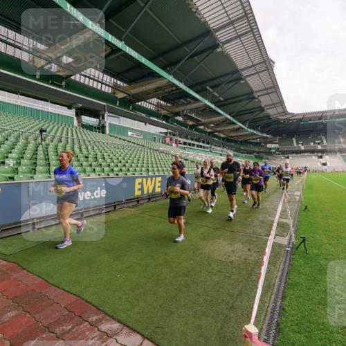 13.09.2026 - 21. swb-Marathon Bremen Michael Burmester http://msf.ph/oto/10300058 13.09.2026 10:38:39 Laufen im Stadion 10090, 10091, 10135, 10138, 10139, 10150, 10168, 10188, 10190, 10204, 10205, 10217, 10229, 10238, 10259, 10260, 10273, 10274, 10283, 10305, 10314, 10315, 10323, 10360, 10363, 10364, 10370, 10375, 10376, 10378, 10404, 10432, 10444, 10457, 10465, 10469, 10488, 10505, 10510, 10511, 10516, 10526, 10595, 10598, 10609, 10619, 10630, 10645, 10654, 10661, 10662, 10664, 10674, 10681, 10682, 10686, 10695, 10697, 10802, 10823 meine-sportfotos.de