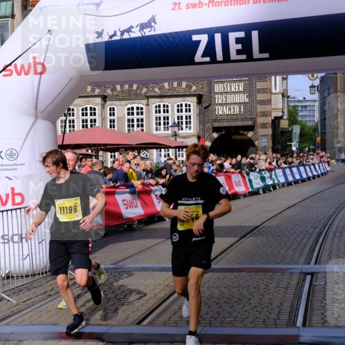 13.09.2026 - 21. swb-Marathon Bremen Tim E. http://msf.ph/oto/10300095 13.09.2026 10:40:14 Ziel 11198, 11721, 12144, 12339, 13519 meine-sportfotos.de