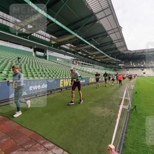13.09.2026 - 21. swb-Marathon Bremen Michael Burmester http://msf.ph/oto/10300097 13.09.2026 10:38:46 Laufen im Stadion 10090, 10091, 10135, 10138, 10139, 10150, 10168, 10188, 10190, 10204, 10205, 10217, 10229, 10238, 10259, 10260, 10273, 10274, 10279, 10280, 10283, 10305, 10314, 10315, 10323, 10360, 10363, 10364, 10370, 10375, 10376, 10378, 10404, 10432, 10457, 10465, 10469, 10488, 10493, 10501, 10505, 10510, 10511, 10526, 10576, 10595, 10598, 10609, 10619, 10630, 10645, 10654, 10661, 10662, 10664, 10674, 10681, 10682, 10686, 10695, 10697, 10802, 10823 meine-sportfotos.de