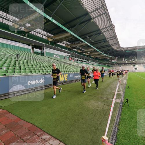 13.09.2026 - 21. swb-Marathon Bremen Michael Burmester http://msf.ph/oto/10300102 13.09.2026 10:38:49 Laufen im Stadion 10090, 10091, 10135, 10138, 10139, 10168, 10188, 10190, 10204, 10205, 10217, 10229, 10238, 10259, 10260, 10273, 10274, 10279, 10280, 10283, 10305, 10314, 10323, 10360, 10363, 10364, 10370, 10375, 10376, 10378, 10404, 10432, 10457, 10465, 10469, 10488, 10493, 10501, 10505, 10510, 10511, 10526, 10576, 10595, 10598, 10609, 10616, 10619, 10630, 10645, 10654, 10661, 10662, 10664, 10674, 10681, 10682, 10686, 10695, 10697, 10712, 10743, 10802, 10823 meine-sportfotos.de