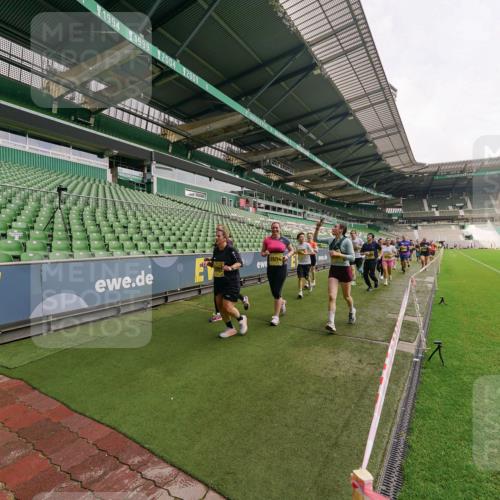 13.09.2026 - 21. swb-Marathon Bremen Michael Burmester http://msf.ph/oto/10300125 13.09.2026 10:38:54 Laufen im Stadion 10090, 10091, 10135, 10138, 10139, 10168, 10188, 10190, 10204, 10205, 10217, 10229, 10238, 10259, 10260, 10273, 10274, 10279, 10280, 10283, 10305, 10314, 10323, 10360, 10363, 10364, 10370, 10375, 10376, 10378, 10404, 10432, 10457, 10465, 10469, 10488, 10493, 10501, 10505, 10510, 10511, 10526, 10556, 10576, 10595, 10609, 10616, 10619, 10630, 10645, 10654, 10660, 10661, 10662, 10664, 10681, 10682, 10686, 10695, 10697, 10712, 10743, 10802, 10823 meine-sportfotos.de