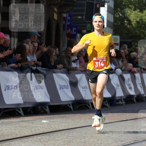 13.09.2026 - 21. swb-Marathon Bremen Strokosch-Dieckow http://msf.ph/oto/10300149 13.09.2026 12:49:06 Ziel 314, 1917 meine-sportfotos.de