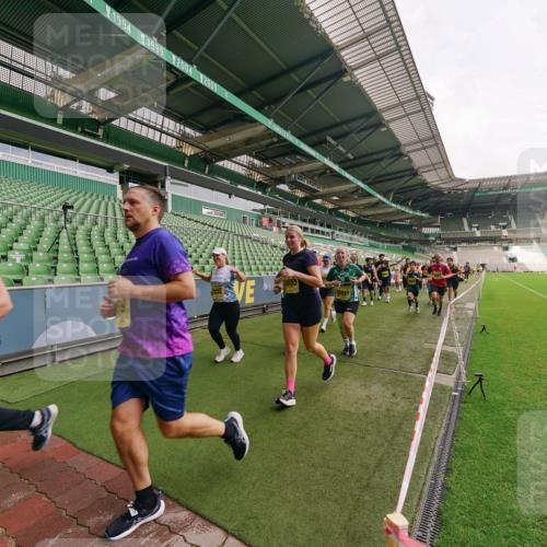 13.09.2026 - 21. swb-Marathon Bremen Michael Burmester http://msf.ph/oto/10300156 13.09.2026 10:39:00 Laufen im Stadion 10090, 10091, 10135, 10138, 10139, 10168, 10188, 10190, 10204, 10205, 10217, 10229, 10238, 10259, 10260, 10273, 10274, 10279, 10280, 10283, 10305, 10314, 10323, 10360, 10363, 10364, 10370, 10375, 10376, 10378, 10404, 10432, 10457, 10465, 10469, 10488, 10493, 10501, 10505, 10510, 10511, 10526, 10556, 10576, 10580, 10595, 10609, 10616, 10619, 10630, 10645, 10654, 10660, 10661, 10662, 10664, 10681, 10682, 10686, 10695, 10697, 10712, 10743, 10802, 10823 meine-sportfotos.de