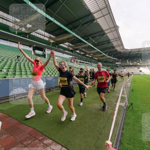 13.09.2026 - 21. swb-Marathon Bremen Michael Burmester http://msf.ph/oto/10300170 13.09.2026 10:39:03 Laufen im Stadion 10090, 10091, 10135, 10138, 10139, 10168, 10188, 10190, 10204, 10205, 10217, 10229, 10238, 10259, 10260, 10279, 10280, 10283, 10305, 10314, 10323, 10360, 10363, 10364, 10370, 10375, 10376, 10378, 10404, 10432, 10457, 10465, 10469, 10484, 10488, 10493, 10501, 10505, 10510, 10511, 10526, 10556, 10576, 10580, 10595, 10609, 10616, 10619, 10630, 10645, 10654, 10660, 10661, 10662, 10664, 10681, 10682, 10686, 10695, 10697, 10712, 10743, 10802, 10823 meine-sportfotos.de