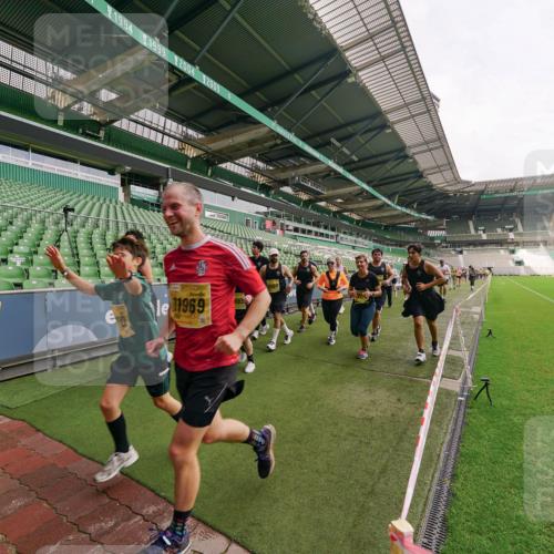 13.09.2026 - 21. swb-Marathon Bremen Michael Burmester http://msf.ph/oto/10300172 13.09.2026 10:39:04 Laufen im Stadion 10090, 10091, 10135, 10138, 10139, 10168, 10188, 10190, 10204, 10205, 10217, 10229, 10238, 10259, 10260, 10279, 10280, 10283, 10305, 10314, 10360, 10363, 10364, 10370, 10375, 10376, 10378, 10404, 10432, 10457, 10465, 10469, 10484, 10488, 10493, 10501, 10505, 10510, 10511, 10526, 10556, 10576, 10580, 10595, 10609, 10616, 10619, 10630, 10645, 10654, 10660, 10661, 10662, 10664, 10681, 10682, 10686, 10695, 10697, 10712, 10743, 10802, 10823 meine-sportfotos.de