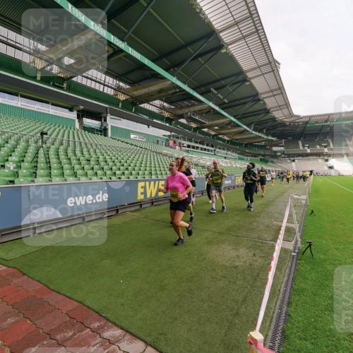 13.09.2026 - 21. swb-Marathon Bremen Michael Burmester http://msf.ph/oto/10300225 13.09.2026 10:39:14 Laufen im Stadion 10135, 10138, 10139, 10168, 10188, 10190, 10204, 10205, 10217, 10229, 10234, 10238, 10259, 10260, 10279, 10280, 10305, 10314, 10360, 10363, 10364, 10370, 10375, 10376, 10378, 10404, 10432, 10457, 10465, 10469, 10484, 10493, 10501, 10505, 10510, 10511, 10526, 10556, 10576, 10580, 10595, 10599, 10609, 10616, 10619, 10630, 10645, 10654, 10660, 10661, 10662, 10664, 10681, 10682, 10686, 10695, 10697, 10712, 10737, 10743, 10802, 10823 meine-sportfotos.de
