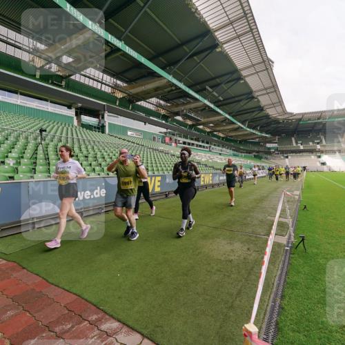 13.09.2026 - 21. swb-Marathon Bremen Michael Burmester http://msf.ph/oto/10300237 13.09.2026 10:39:16 Laufen im Stadion 10135, 10138, 10139, 10168, 10188, 10190, 10204, 10205, 10217, 10229, 10234, 10238, 10259, 10260, 10279, 10280, 10305, 10314, 10360, 10363, 10364, 10370, 10375, 10376, 10378, 10386, 10404, 10432, 10457, 10465, 10469, 10484, 10493, 10501, 10505, 10510, 10511, 10526, 10556, 10576, 10580, 10595, 10599, 10609, 10616, 10619, 10630, 10645, 10653, 10654, 10660, 10661, 10662, 10664, 10681, 10682, 10686, 10695, 10697, 10712, 10737, 10743, 10802, 10823 meine-sportfotos.de