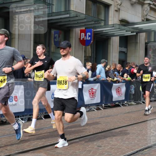 13.09.2026 - 21. swb-Marathon Bremen Strokosch-Dieckow http://msf.ph/oto/10300238 13.09.2026 10:48:13 Ziel 10231, 10269, 10421, 10426, 10489, 10538, 10638, 10770, 10814, 10815, 10917, 10993, 11135, 11196, 11372, 11582, 11611, 11683, 11815, 11837, 12259, 13570, 10142, 10316, 10329, 10638, 11058, 11135, 11193, 11241, 11360, 11735, 11781, 12278, 12354, 12487, 13620 meine-sportfotos.de