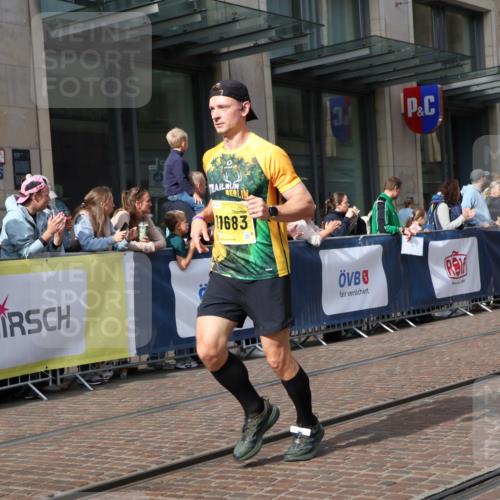 13.09.2026 - 21. swb-Marathon Bremen Strokosch-Dieckow http://msf.ph/oto/10300327 13.09.2026 10:48:22 Ziel 10231, 10269, 10426, 10489, 10538, 10770, 10814, 10815, 10917, 10993, 11196, 11372, 11582, 11611, 11837, 11885, 13512, 13570, 10142, 10316, 10329, 10421, 10638, 11058, 11135, 11193, 11241, 11582, 11683, 11781, 11815, 12259, 13570, 13620 meine-sportfotos.de