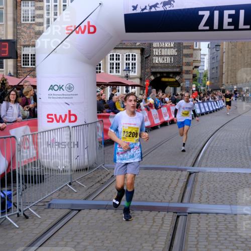 13.09.2026 - 21. swb-Marathon Bremen Tim E. http://msf.ph/oto/10300341 13.09.2026 10:41:20 Ziel 11077, 11201, 11903, 12209, 12477 meine-sportfotos.de