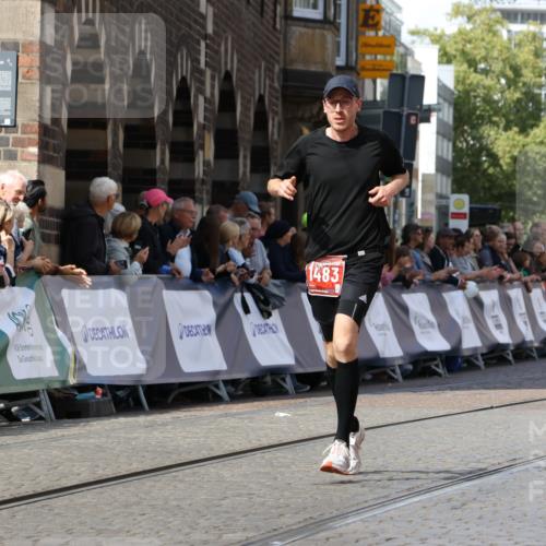 13.09.2026 - 21. swb-Marathon Bremen Strokosch-Dieckow http://msf.ph/oto/10300346 13.09.2026 12:49:52 Ziel 968, 1483, 547 meine-sportfotos.de