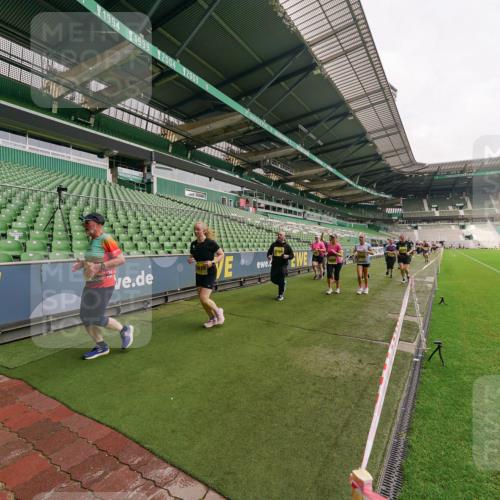 13.09.2026 - 21. swb-Marathon Bremen Michael Burmester http://msf.ph/oto/10300376 13.09.2026 10:40:00 Laufen im Stadion 10135, 10138, 10139, 10156, 10169, 10204, 10213, 10217, 10229, 10234, 10238, 10259, 10260, 10279, 10280, 10299, 10314, 10321, 10354, 10360, 10363, 10364, 10378, 10386, 10404, 10406, 10417, 10424, 10435, 10455, 10457, 10469, 10484, 10493, 10501, 10505, 10510, 10511, 10556, 10570, 10576, 10580, 10582, 10595, 10599, 10609, 10616, 10619, 10630, 10653, 10660, 10662, 10664, 10686, 10696, 10712, 10737, 10743, 10751 meine-sportfotos.de