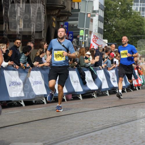 13.09.2026 - 21. swb-Marathon Bremen Strokosch-Dieckow http://msf.ph/oto/10300381 13.09.2026 10:50:38 Ziel 10170, 10233, 10525, 10840, 10923, 11111, 11128, 11178, 11497, 11499, 11622, 11680, 12045, 12078, 12240, 12269, 12447, 13562, 10267, 10537, 10764, 11076, 11170, 11753, 11961, 12052, 12070, 12179, 12488, 12560, 13544 meine-sportfotos.de