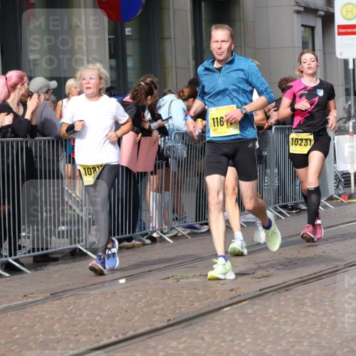13.09.2026 - 21. swb-Marathon Bremen Strokosch-Dieckow http://msf.ph/oto/10300418 13.09.2026 10:48:25 Ziel 10231, 10269, 10489, 10538, 10770, 10814, 10815, 10917, 10993, 11196, 11372, 11611, 11885, 12204, 13512, 10316, 10329, 10421, 10426, 10638, 11058, 11135, 11193, 11241, 11582, 11683, 11781, 11815, 11837, 12259, 13570 meine-sportfotos.de
