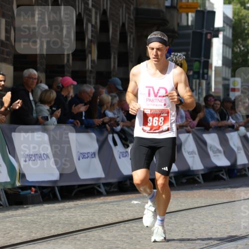 13.09.2026 - 21. swb-Marathon Bremen Strokosch-Dieckow http://msf.ph/oto/10300443 13.09.2026 12:50:01 Ziel 719, 968, 7692 meine-sportfotos.de