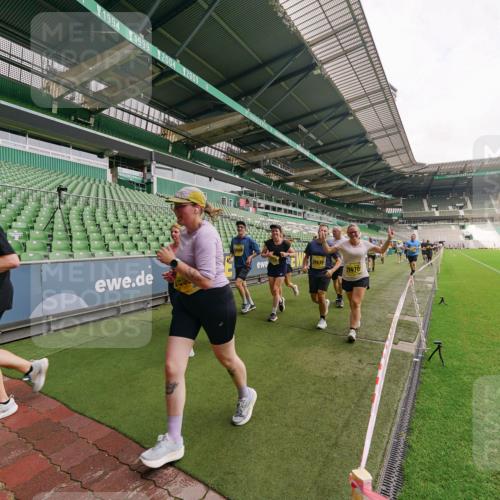 13.09.2026 - 21. swb-Marathon Bremen Michael Burmester http://msf.ph/oto/10300484 13.09.2026 10:40:25 Laufen im Stadion 10135, 10138, 10139, 10155, 10156, 10169, 10204, 10213, 10217, 10229, 10234, 10279, 10280, 10299, 10313, 10314, 10321, 10354, 10360, 10363, 10364, 10378, 10386, 10404, 10406, 10417, 10419, 10424, 10435, 10455, 10457, 10469, 10483, 10484, 10493, 10501, 10505, 10510, 10511, 10545, 10556, 10570, 10576, 10580, 10582, 10586, 10599, 10609, 10611, 10616, 10619, 10644, 10653, 10660, 10662, 10664, 10686, 10694, 10696, 10706, 10712, 10737, 10743, 10751, 10766, 10768 meine-sportfotos.de