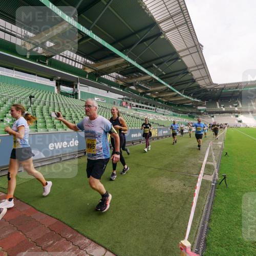 13.09.2026 - 21. swb-Marathon Bremen Michael Burmester http://msf.ph/oto/10300496 13.09.2026 10:40:27 Laufen im Stadion 10135, 10138, 10139, 10155, 10156, 10169, 10204, 10213, 10217, 10229, 10234, 10279, 10280, 10299, 10313, 10314, 10321, 10354, 10363, 10364, 10378, 10386, 10399, 10404, 10406, 10417, 10419, 10424, 10435, 10455, 10483, 10484, 10493, 10501, 10505, 10510, 10511, 10527, 10545, 10556, 10570, 10576, 10580, 10582, 10586, 10599, 10609, 10611, 10616, 10619, 10644, 10653, 10660, 10662, 10664, 10686, 10694, 10696, 10706, 10712, 10737, 10743, 10751, 10766, 10768 meine-sportfotos.de
