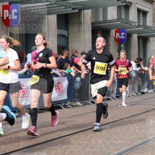 13.09.2026 - 21. swb-Marathon Bremen Strokosch-Dieckow http://msf.ph/oto/10300523 13.09.2026 10:48:29 Ziel 10538, 10815, 10917, 10993, 11196, 11372, 11611, 11885, 12027, 12204, 13512, 13555, 10231, 10269, 10316, 10421, 10426, 10489, 10638, 10770, 10814, 10993, 11058, 11135, 11241, 11582, 11683, 11781, 11815, 11837, 12259, 13570 meine-sportfotos.de