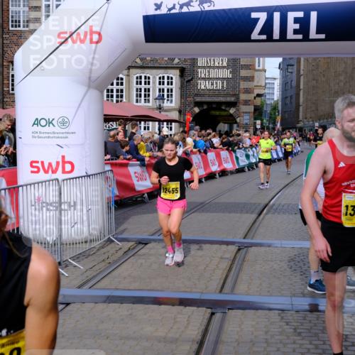 13.09.2026 - 21. swb-Marathon Bremen Tim E. http://msf.ph/oto/10300547 13.09.2026 10:41:54 Ziel 10341, 11426, 11527, 11628, 11944, 12246, 12442, 12455, 13586, 13600 meine-sportfotos.de