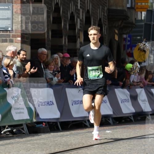 13.09.2026 - 21. swb-Marathon Bremen Strokosch-Dieckow http://msf.ph/oto/10300573 13.09.2026 12:50:12 Ziel 547, 719, 520, 4232, 7692 meine-sportfotos.de