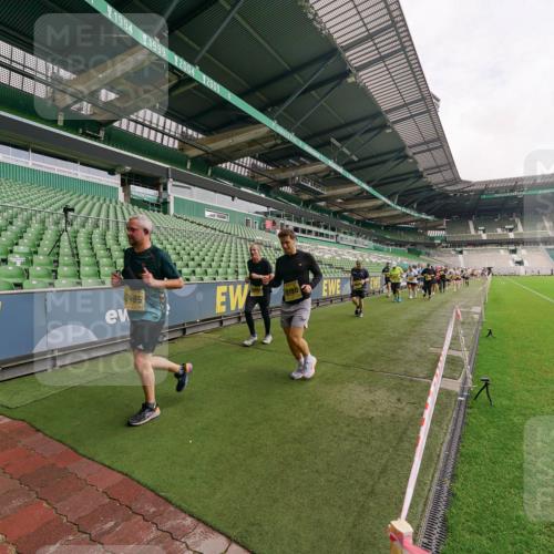 13.09.2026 - 21. swb-Marathon Bremen Michael Burmester http://msf.ph/oto/10300576 13.09.2026 10:40:51 Laufen im Stadion 10138, 10155, 10156, 10163, 10169, 10213, 10234, 10247, 10279, 10280, 10299, 10313, 10321, 10354, 10386, 10399, 10406, 10414, 10417, 10419, 10424, 10435, 10455, 10483, 10484, 10493, 10501, 10527, 10545, 10556, 10570, 10576, 10580, 10582, 10586, 10599, 10611, 10616, 10644, 10653, 10660, 10694, 10696, 10705, 10706, 10712, 10719, 10722, 10737, 10743, 10751, 10766, 10768, 10776, 10804, 10859, 11043, 11048, 11239 meine-sportfotos.de