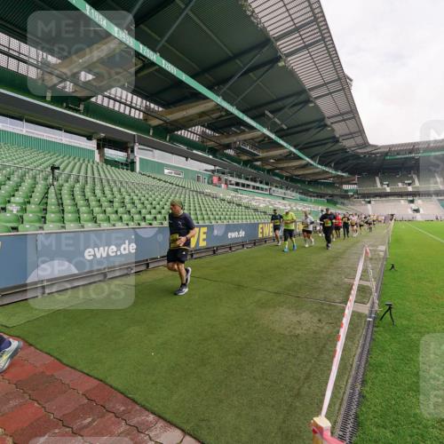 13.09.2026 - 21. swb-Marathon Bremen Michael Burmester http://msf.ph/oto/10300584 13.09.2026 10:40:53 Laufen im Stadion 10155, 10156, 10163, 10169, 10213, 10234, 10247, 10279, 10280, 10299, 10313, 10321, 10354, 10386, 10399, 10406, 10414, 10417, 10419, 10424, 10435, 10455, 10483, 10484, 10493, 10501, 10527, 10545, 10547, 10556, 10570, 10576, 10580, 10582, 10586, 10599, 10611, 10616, 10644, 10653, 10660, 10694, 10696, 10705, 10706, 10712, 10719, 10722, 10737, 10743, 10751, 10766, 10768, 10776, 10804, 10859, 11043, 11048, 11239 meine-sportfotos.de