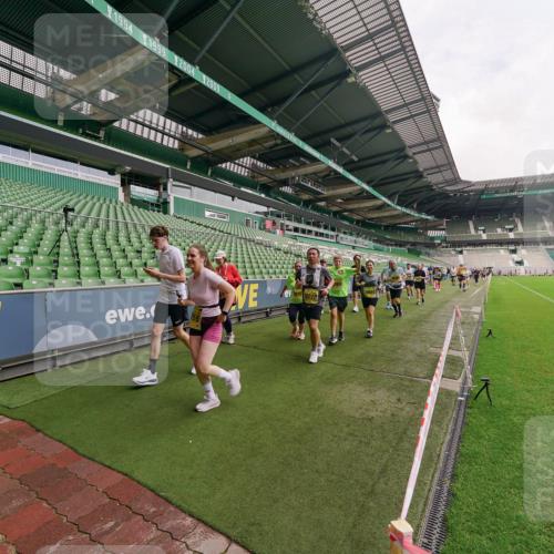 13.09.2026 - 21. swb-Marathon Bremen Michael Burmester http://msf.ph/oto/10300606 13.09.2026 10:41:01 Laufen im Stadion 10155, 10156, 10163, 10169, 10213, 10234, 10247, 10299, 10313, 10321, 10354, 10386, 10399, 10406, 10414, 10417, 10419, 10422, 10424, 10435, 10455, 10461, 10462, 10483, 10484, 10527, 10545, 10547, 10556, 10570, 10580, 10582, 10586, 10599, 10611, 10644, 10653, 10660, 10694, 10696, 10705, 10706, 10719, 10722, 10737, 10751, 10766, 10768, 10776, 10804, 10859, 10889, 11043, 11048, 11239 meine-sportfotos.de