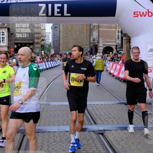 13.09.2026 - 21. swb-Marathon Bremen Tim E. http://msf.ph/oto/10300635 13.09.2026 10:42:00 Ziel 10341, 10972, 11426, 11527, 11628, 12246, 12455, 13586, 13600 meine-sportfotos.de