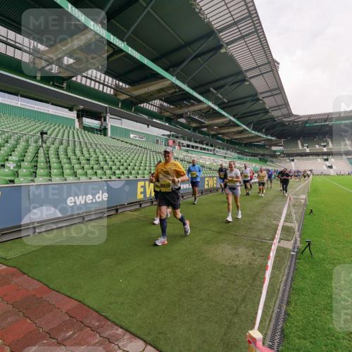 13.09.2026 - 21. swb-Marathon Bremen Michael Burmester http://msf.ph/oto/10300644 13.09.2026 10:41:11 Laufen im Stadion 10155, 10156, 10163, 10169, 10213, 10234, 10247, 10299, 10313, 10321, 10354, 10386, 10399, 10406, 10414, 10417, 10419, 10422, 10424, 10435, 10455, 10461, 10462, 10483, 10484, 10527, 10545, 10546, 10547, 10570, 10580, 10582, 10586, 10599, 10611, 10644, 10653, 10694, 10696, 10705, 10706, 10719, 10722, 10737, 10751, 10766, 10768, 10776, 10804, 10859, 10889, 10977, 11043, 11048, 11239 meine-sportfotos.de